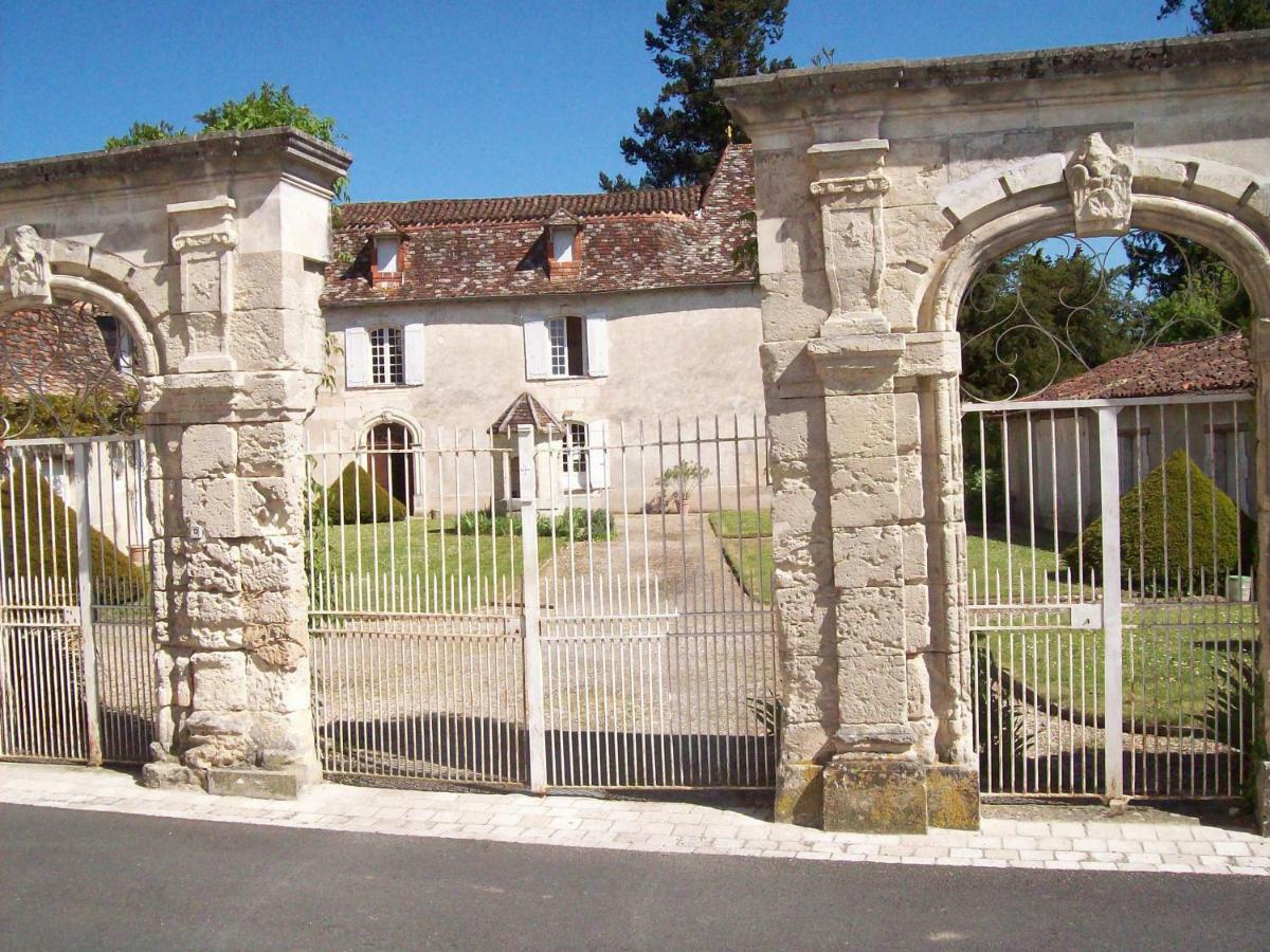 Chateau La Gentilhommiere Du Puits Notre-Dame 30 Rue De L'Eglise 24110 Saint Leon Sur L'Isle 외부 사진
