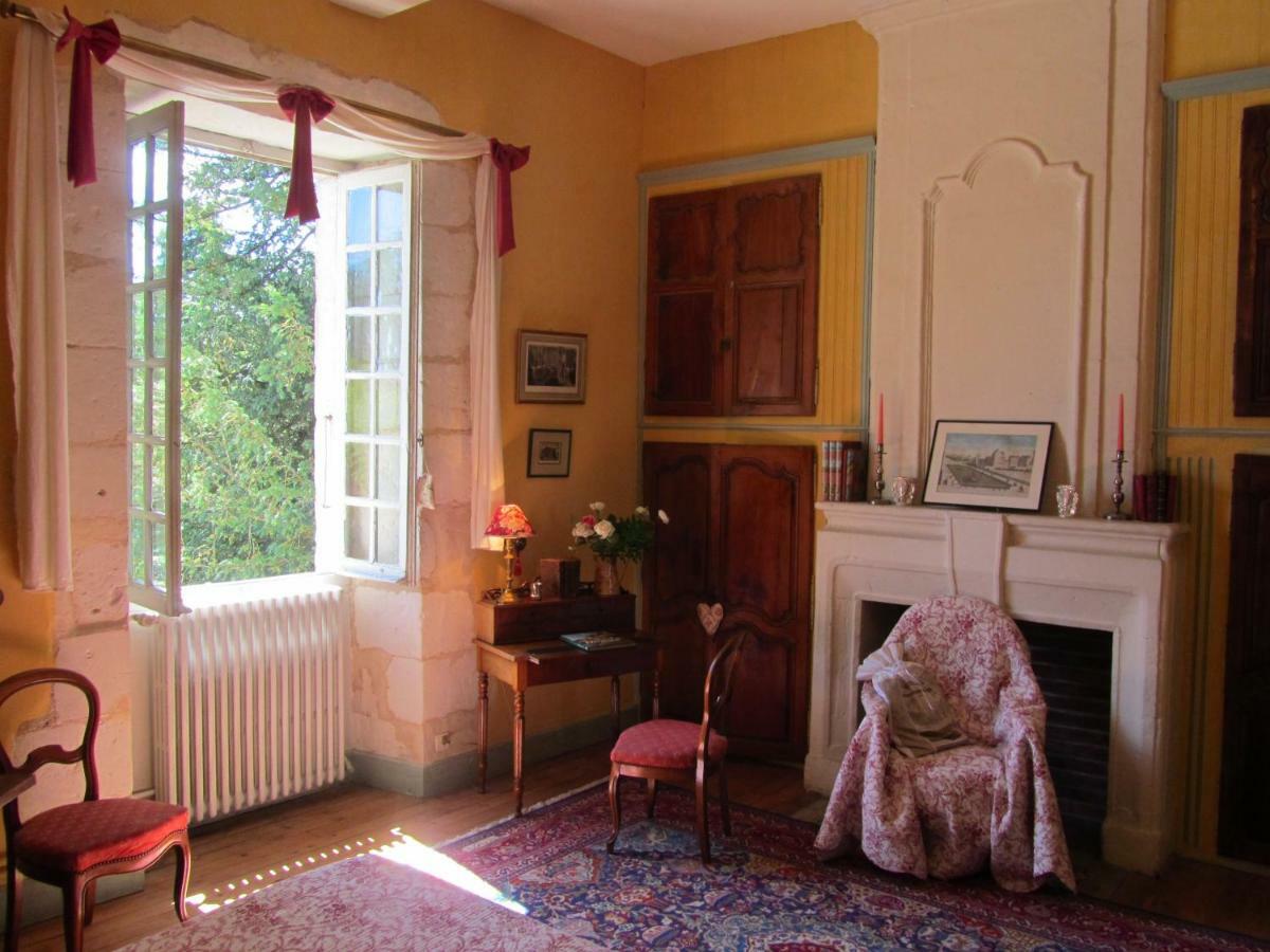 Chateau La Gentilhommiere Du Puits Notre-Dame 30 Rue De L'Eglise 24110 Saint Leon Sur L'Isle 외부 사진