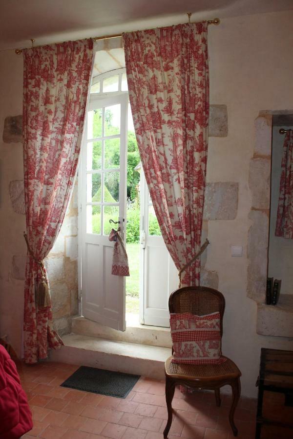 Chateau La Gentilhommiere Du Puits Notre-Dame 30 Rue De L'Eglise 24110 Saint Leon Sur L'Isle 외부 사진