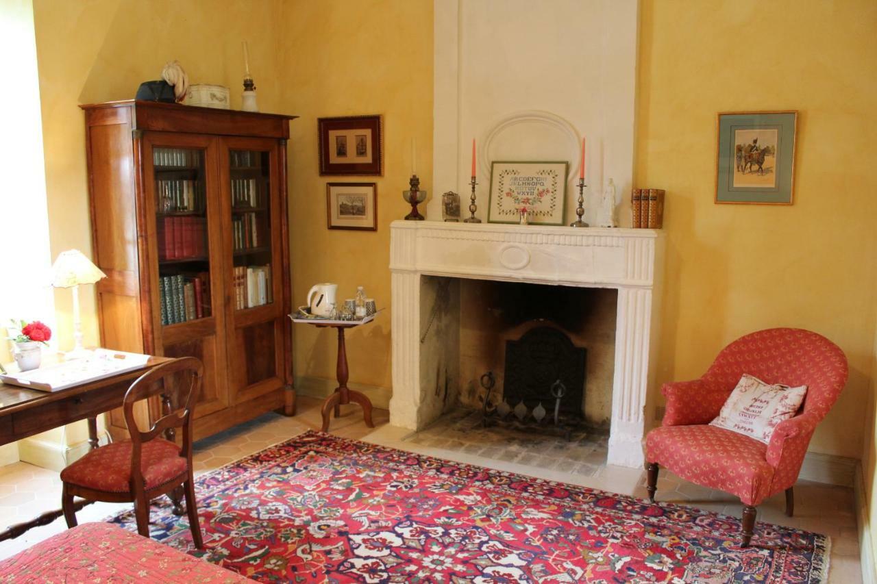 Chateau La Gentilhommiere Du Puits Notre-Dame 30 Rue De L'Eglise 24110 Saint Leon Sur L'Isle 외부 사진