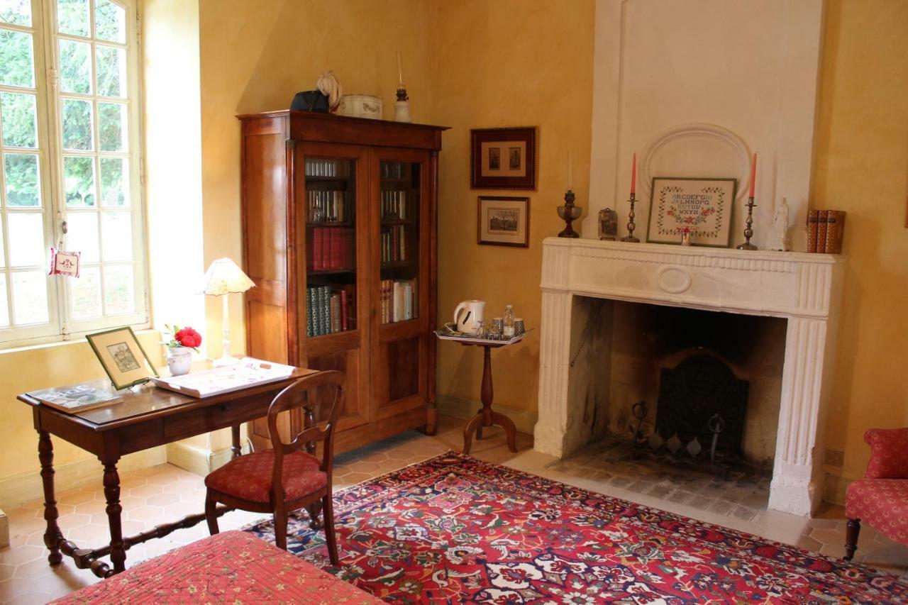 Chateau La Gentilhommiere Du Puits Notre-Dame 30 Rue De L'Eglise 24110 Saint Leon Sur L'Isle 외부 사진