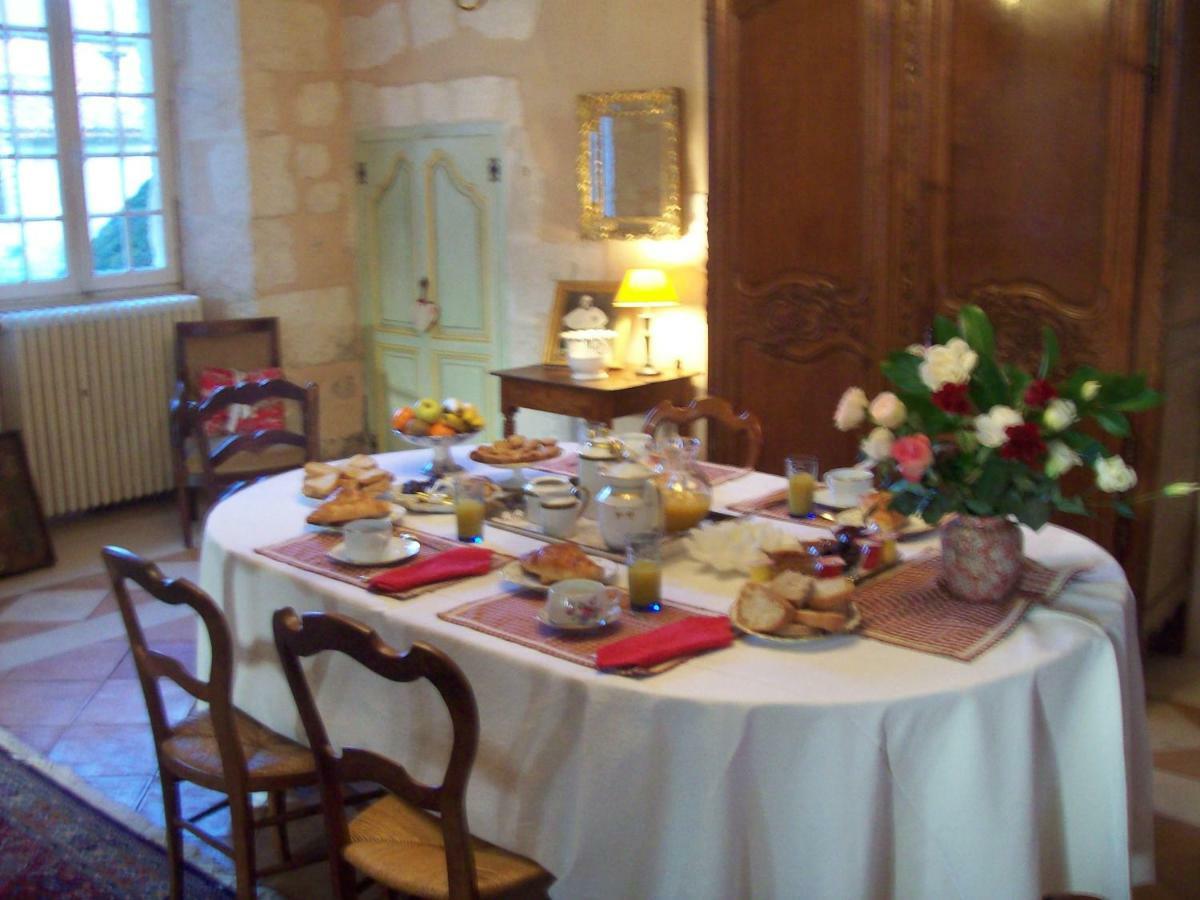 Chateau La Gentilhommiere Du Puits Notre-Dame 30 Rue De L'Eglise 24110 Saint Leon Sur L'Isle 외부 사진